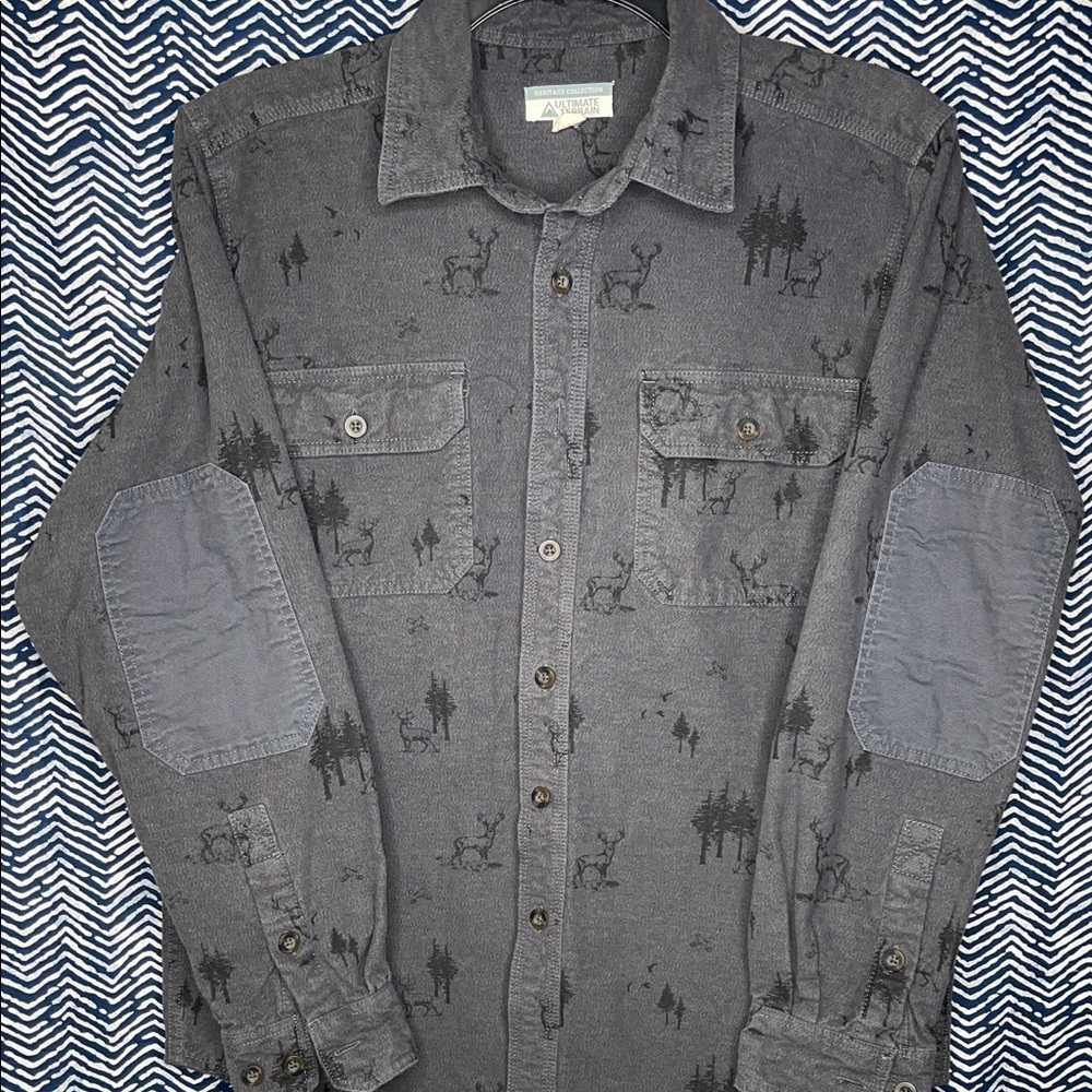 Ultimate Terrain Gray Shirt with Nature Print Heavy Cotton 100%